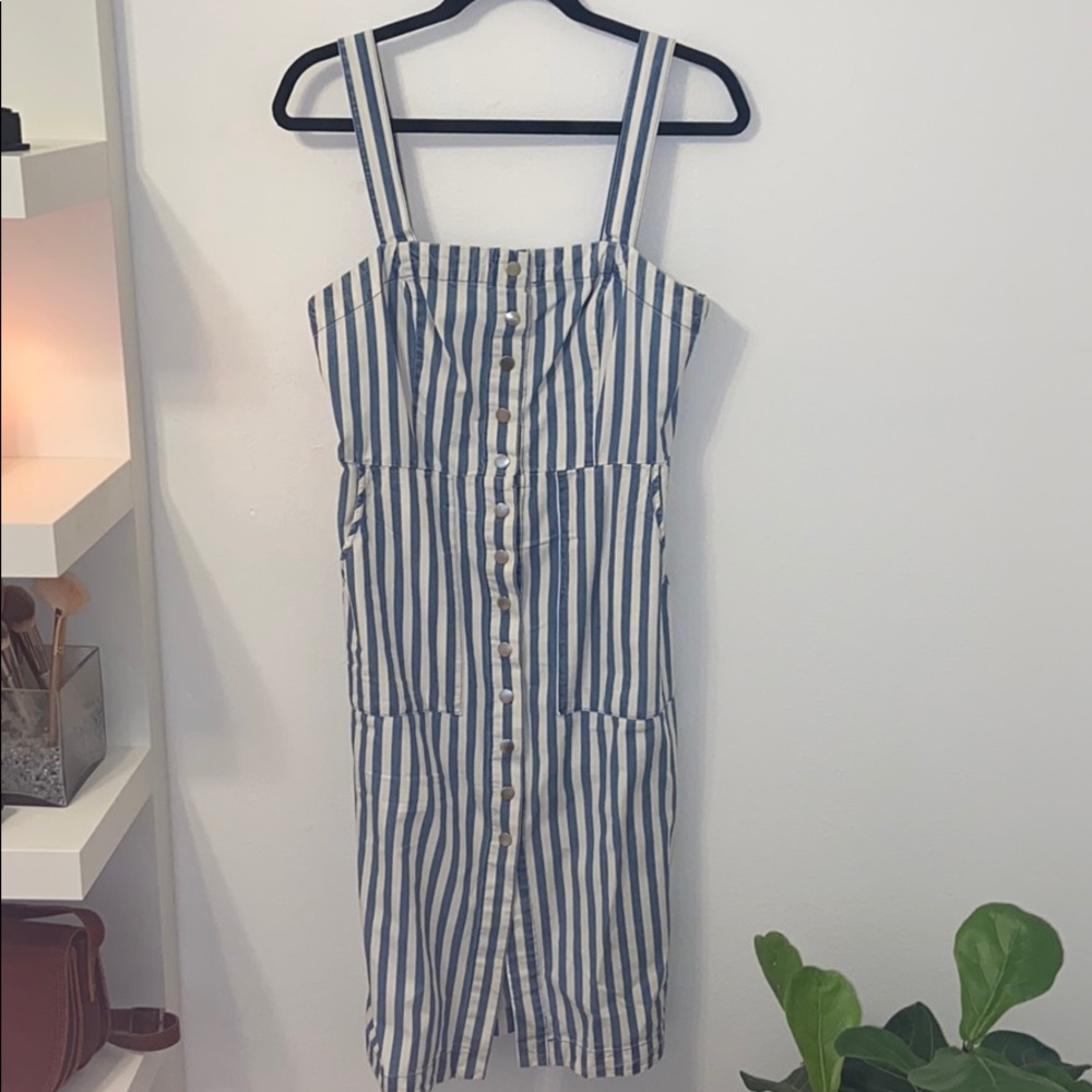 Blue and White fitted snapfront dress with pockets